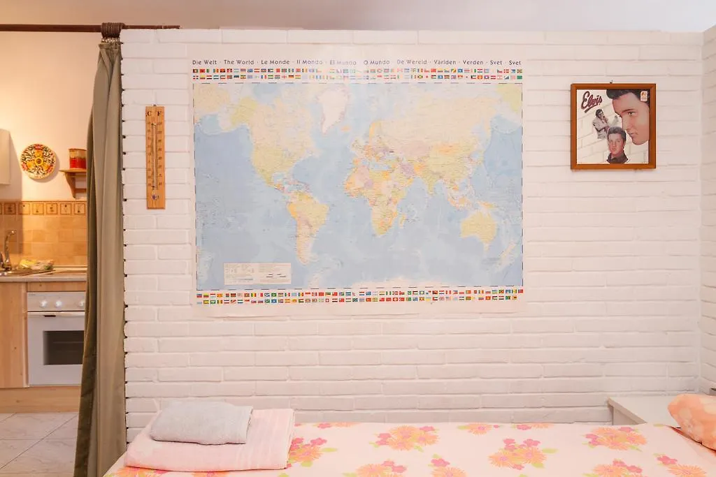 Carabeo 16 Studios Casasol 네르하 아파트